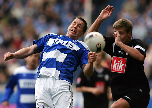 足球场上的 足球场上的